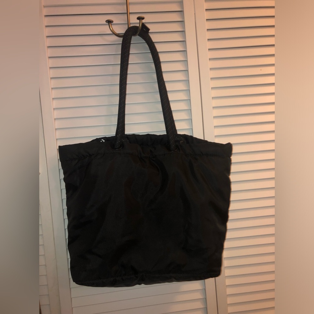 Converse quilted polyester tote bag